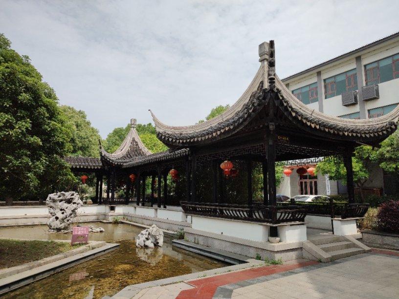 男子称月嫂为哄睡婴儿疑似投喂安眠药,平台回应:扣除月嫂500元押金并退费